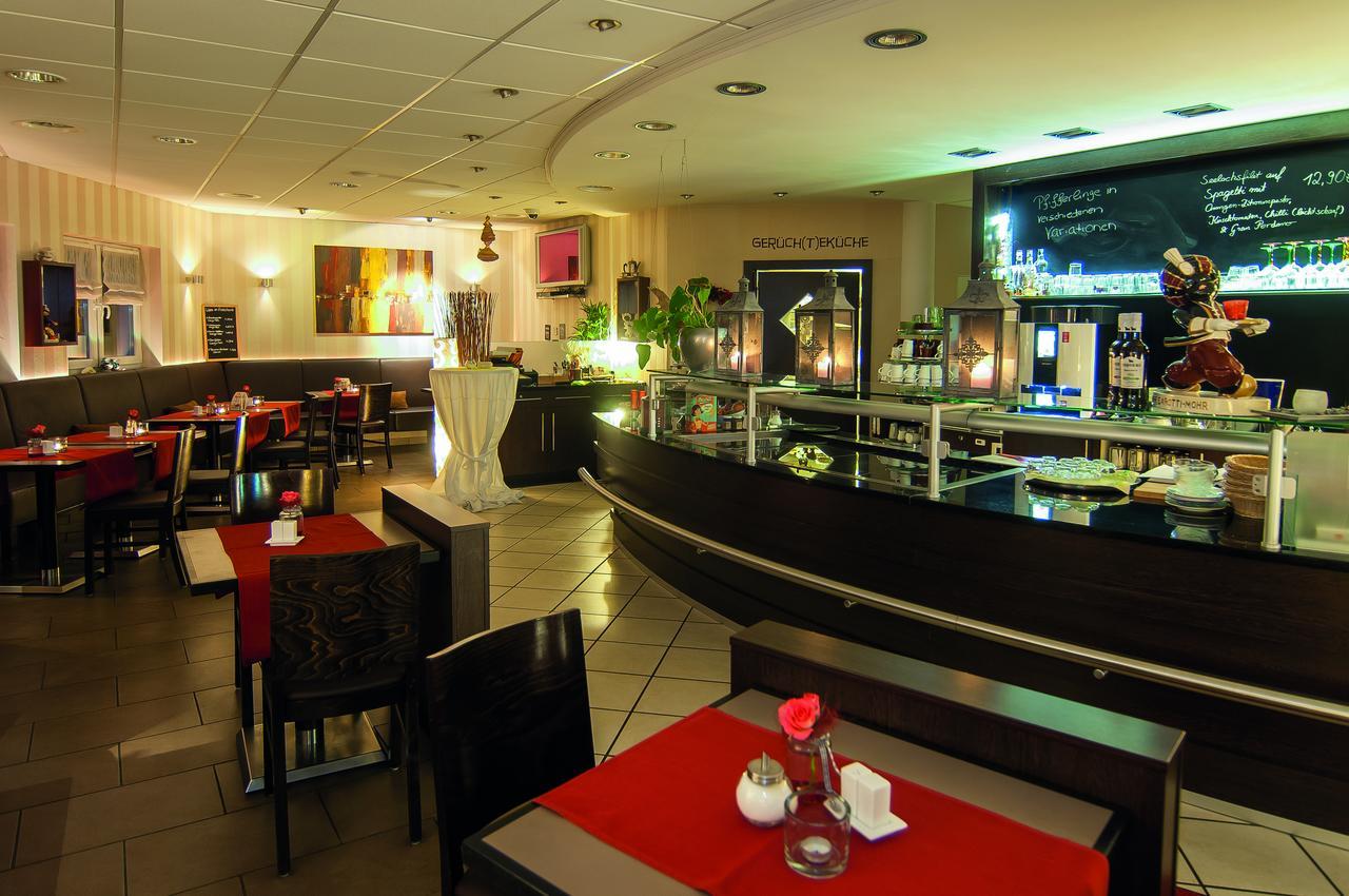 Hotel & Restaurant 4 Winden Windhagen Bagian luar foto