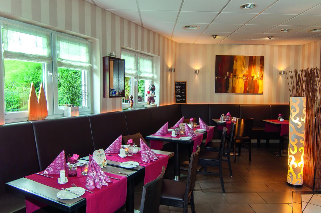 Hotel & Restaurant 4 Winden Windhagen Bagian luar foto